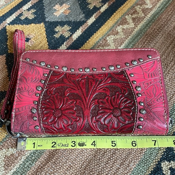 Trinity Ranch Red Tooled Leather Wallet - Picture 4 of 6